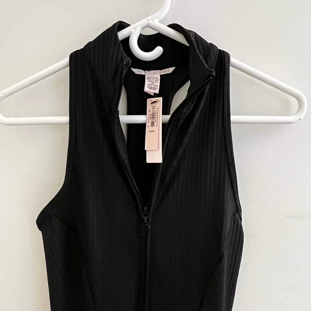 Essential Ribbed Jumpsuit - Picture 2 of 3